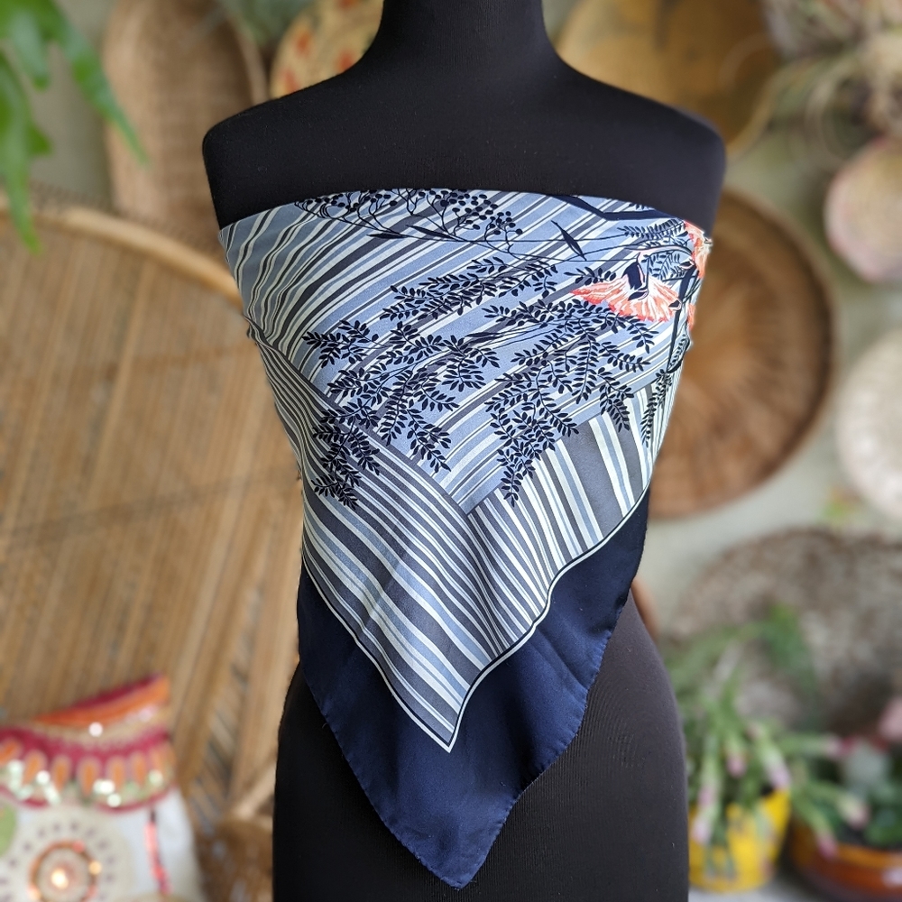 Beautiful vintage 70s Guy St. Honore Scarf